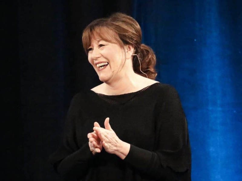 Esther Hicks komunikuje s kolektivní bytostí Esther Hicks komunikuje s kolektivní bytostí