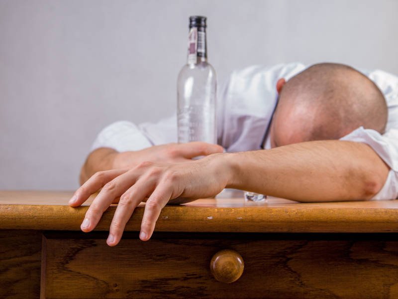 Také jsou pro vás alkoholici "odpad společnosti"? Také jsou pro vás alkoholici "odpad společnosti"?